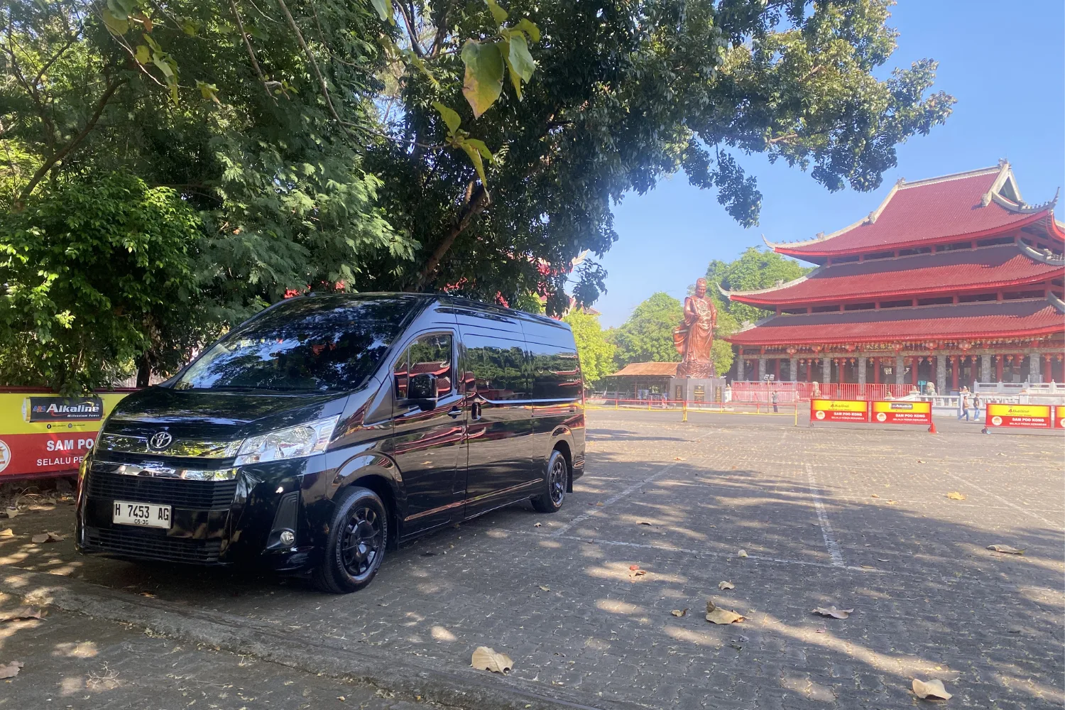 Toyota Hiace Premio